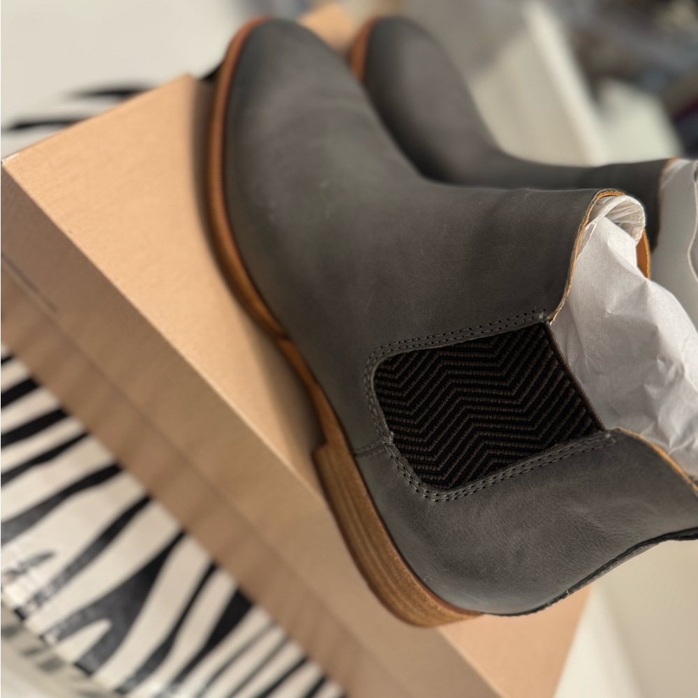 Kork-Ease Gray Ankle Boots with Elastic Side Panels